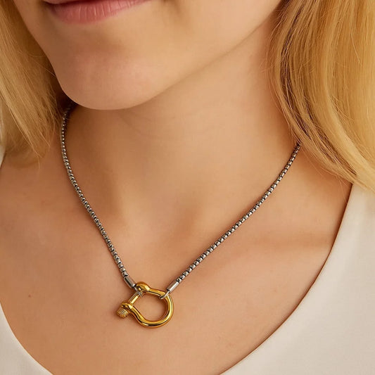 Lucky Lock Carabiner Necklace – Two-Tone Mixed Metal Horseshoe Pendant Chain