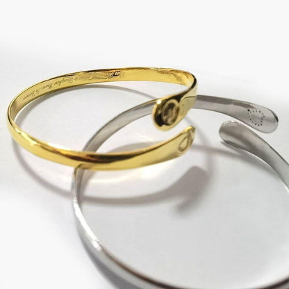 Gold and silver mother-daughter engraved bracelets with clasp and inner engraving