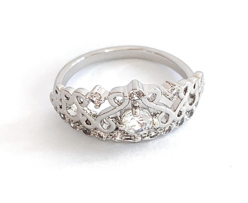 Silver crown ring with cubic zirconia stones